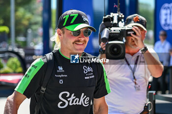 2024-05-18 - Valtteri Bottas Sauber Motorsport AG Stake F1 Team Kick Sauber portrait enters the paddock of Autodromo Internazionale Enzo e Dino Ferrari - FORMULA 1 MSC CRUISES GRAN PREMIO DELL'EMILIA-ROMAGNA 2024 - PADDOCK AND DRIVERS - FORMULA 1 - MOTORS