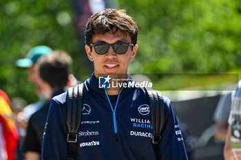 2024-05-18 - Alexander Albon Williams Grand Prix Engineering Limited Williams Racing portrait enters the paddock of Autodromo Internazionale Enzo e Dino Ferrari - FORMULA 1 MSC CRUISES GRAN PREMIO DELL'EMILIA-ROMAGNA 2024 - PADDOCK AND DRIVERS - FORMULA 1 - MOTORS