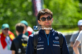 2024-05-18 - Alexander Albon Williams Grand Prix Engineering Limited Williams Racing portrait enters the paddock of Autodromo Internazionale Enzo e Dino Ferrari - FORMULA 1 MSC CRUISES GRAN PREMIO DELL'EMILIA-ROMAGNA 2024 - PADDOCK AND DRIVERS - FORMULA 1 - MOTORS