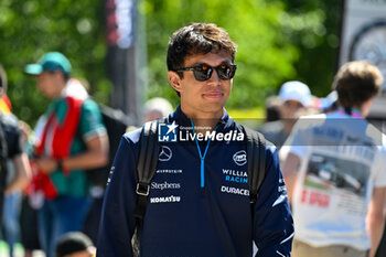 2024-05-18 - Alexander Albon Williams Grand Prix Engineering Limited Williams Racing portrait enters the paddock of Autodromo Internazionale Enzo e Dino Ferrari - FORMULA 1 MSC CRUISES GRAN PREMIO DELL'EMILIA-ROMAGNA 2024 - PADDOCK AND DRIVERS - FORMULA 1 - MOTORS