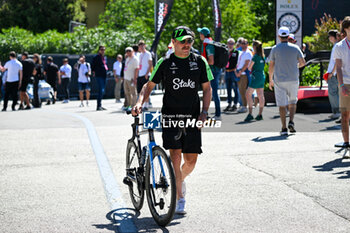 2024-05-18 - Valtteri Bottas Sauber Motorsport AG Stake F1 Team Kick Sauber portrait enters the paddock of Autodromo Internazionale Enzo e Dino Ferrari - FORMULA 1 MSC CRUISES GRAN PREMIO DELL'EMILIA-ROMAGNA 2024 - PADDOCK AND DRIVERS - FORMULA 1 - MOTORS