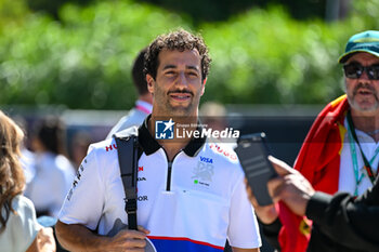 2024-05-18 - Daniel Ricciardo Racing Bulls S.p.A Visa Cash App RB Formula One Team portrait enters the paddock of Autodromo Internazionale Enzo e Dino Ferrari - FORMULA 1 MSC CRUISES GRAN PREMIO DELL'EMILIA-ROMAGNA 2024 - PADDOCK AND DRIVERS - FORMULA 1 - MOTORS