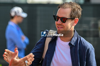 2024-05-18 - Sebastian Vettel portrait enters the paddock of Autodromo Internazionale Enzo e Dino Ferrari - FORMULA 1 MSC CRUISES GRAN PREMIO DELL'EMILIA-ROMAGNA 2024 - PADDOCK AND DRIVERS - FORMULA 1 - MOTORS