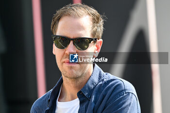 2024-05-18 - Sebastian Vettel portrait enters the paddock of Autodromo Internazionale Enzo e Dino Ferrari - FORMULA 1 MSC CRUISES GRAN PREMIO DELL'EMILIA-ROMAGNA 2024 - PADDOCK AND DRIVERS - FORMULA 1 - MOTORS