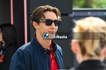 2024-05-18 - George Russell Mercedes Grand Prix Ltd Mercedes-AMG PETRONAS Formula One Team portrait enters the paddock of Autodromo Internazionale Enzo e Dino Ferrari - FORMULA 1 MSC CRUISES GRAN PREMIO DELL'EMILIA-ROMAGNA 2024 - PADDOCK AND DRIVERS - FORMULA 1 - MOTORS