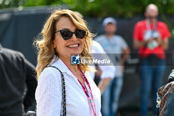 2024-05-18 - Barbara D'Urso Italian television presenter and actress portrait enters the paddock of Autodromo Internazionale Enzo e Dino Ferrari - FORMULA 1 MSC CRUISES GRAN PREMIO DELL'EMILIA-ROMAGNA 2024 - PADDOCK AND DRIVERS - FORMULA 1 - MOTORS