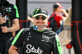 2024-05-18 - Valtteri Bottas Sauber Motorsport AG Stake F1 Team Kick Sauber portrait enters the paddock of Autodromo Internazionale Enzo e Dino Ferrari - FORMULA 1 MSC CRUISES GRAN PREMIO DELL'EMILIA-ROMAGNA 2024 - PADDOCK AND DRIVERS - FORMULA 1 - MOTORS