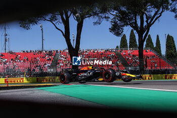 2024-05-18 - 11 PEREZ Sergio (mex), Red Bull Racing RB20, action during the Formula 1 MSC Cruises Gran Premio del Made in Italy e Dell’Emilia-Romagne 2024, 7th round of the 2024 Formula One World Championship from May 17 to 19, 2024 on the Autodromo Enzo e Dino Ferrari, in Imola, Italy - F1 - EMILIA-ROMAGNA GRAND PRIX 2024 - FORMULA 1 - MOTORS