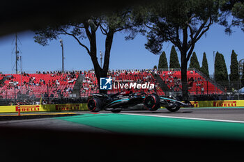 2024-05-18 - 63 RUSSELL George (gbr), Mercedes AMG F1 Team W15, action during the Formula 1 MSC Cruises Gran Premio del Made in Italy e Dell’Emilia-Romagne 2024, 7th round of the 2024 Formula One World Championship from May 17 to 19, 2024 on the Autodromo Enzo e Dino Ferrari, in Imola, Italy - F1 - EMILIA-ROMAGNA GRAND PRIX 2024 - FORMULA 1 - MOTORS