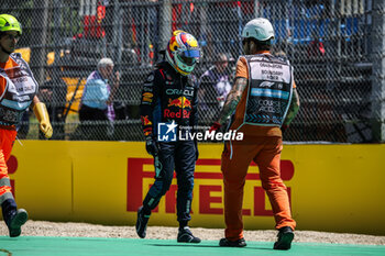 2024-05-18 - PEREZ Sergio (mex), Red Bull Racing RB20, portrait crash, accident, during the Formula 1 MSC Cruises Gran Premio del Made in Italy e Dell’Emilia-Romagne 2024, 7th round of the 2024 Formula One World Championship from May 17 to 19, 2024 on the Autodromo Enzo e Dino Ferrari, in Imola, Italy - F1 - EMILIA-ROMAGNA GRAND PRIX 2024 - FORMULA 1 - MOTORS