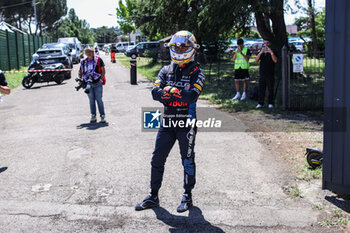 2024-05-18 - PEREZ Sergio (mex), Red Bull Racing RB20, portrait crash, accident, during the Formula 1 MSC Cruises Gran Premio del Made in Italy e Dell’Emilia-Romagne 2024, 7th round of the 2024 Formula One World Championship from May 17 to 19, 2024 on the Autodromo Enzo e Dino Ferrari, in Imola, Italy - F1 - EMILIA-ROMAGNA GRAND PRIX 2024 - FORMULA 1 - MOTORS