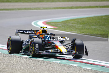 2024-05-18 - 11 PEREZ Sergio (mex), Red Bull Racing RB20, action during the Formula 1 MSC Cruises Gran Premio del Made in Italy e Dell’Emilia-Romagne 2024, 7th round of the 2024 Formula One World Championship from May 17 to 19, 2024 on the Autodromo Enzo e Dino Ferrari, in Imola, Italy - F1 - EMILIA-ROMAGNA GRAND PRIX 2024 - FORMULA 1 - MOTORS