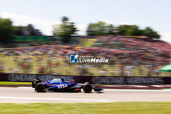 2024-05-18 - 22 TSUNODA Yuki (jap), Visa Cash App RB F1 Team VCARB 01, action during the Formula 1 MSC Cruises Gran Premio del Made in Italy e Dell’Emilia-Romagne 2024, 7th round of the 2024 Formula One World Championship from May 17 to 19, 2024 on the Autodromo Enzo e Dino Ferrari, in Imola, Italy - F1 - EMILIA-ROMAGNA GRAND PRIX 2024 - FORMULA 1 - MOTORS