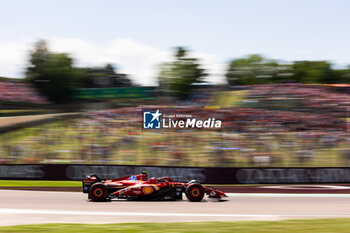 2024-05-18 - 55 SAINZ Carlos (spa), Scuderia Ferrari SF-24, action during the Formula 1 MSC Cruises Gran Premio del Made in Italy e Dell’Emilia-Romagne 2024, 7th round of the 2024 Formula One World Championship from May 17 to 19, 2024 on the Autodromo Enzo e Dino Ferrari, in Imola, Italy - F1 - EMILIA-ROMAGNA GRAND PRIX 2024 - FORMULA 1 - MOTORS