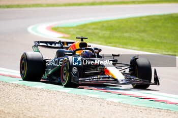 2024-05-18 - 01 VERSTAPPEN Max (nld), Red Bull Racing RB20, action during the Formula 1 MSC Cruises Gran Premio del Made in Italy e Dell’Emilia-Romagne 2024, 7th round of the 2024 Formula One World Championship from May 17 to 19, 2024 on the Autodromo Enzo e Dino Ferrari, in Imola, Italy - F1 - EMILIA-ROMAGNA GRAND PRIX 2024 - FORMULA 1 - MOTORS