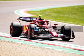 2024-05-18 - 55 SAINZ Carlos (spa), Scuderia Ferrari SF-24, action during the Formula 1 MSC Cruises Gran Premio del Made in Italy e Dell’Emilia-Romagne 2024, 7th round of the 2024 Formula One World Championship from May 17 to 19, 2024 on the Autodromo Enzo e Dino Ferrari, in Imola, Italy - F1 - EMILIA-ROMAGNA GRAND PRIX 2024 - FORMULA 1 - MOTORS