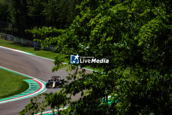 2024-05-18 - 01 VERSTAPPEN Max (nld), Red Bull Racing RB20, action during the Formula 1 MSC Cruises Gran Premio del Made in Italy e Dell’Emilia-Romagne 2024, 7th round of the 2024 Formula One World Championship from May 17 to 19, 2024 on the Autodromo Enzo e Dino Ferrari, in Imola, Italy - F1 - EMILIA-ROMAGNA GRAND PRIX 2024 - FORMULA 1 - MOTORS