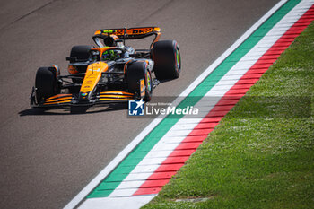 2024-05-18 - 04 NORRIS Lando (gbr), McLaren F1 Team MCL38, action during the Formula 1 MSC Cruises Gran Premio del Made in Italy e Dell’Emilia-Romagne 2024, 7th round of the 2024 Formula One World Championship from May 17 to 19, 2024 on the Autodromo Enzo e Dino Ferrari, in Imola, Italy - F1 - EMILIA-ROMAGNA GRAND PRIX 2024 - FORMULA 1 - MOTORS