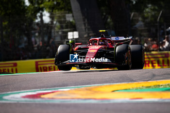 2024-05-18 - 55 SAINZ Carlos (spa), Scuderia Ferrari SF-24, action during the Formula 1 MSC Cruises Gran Premio del Made in Italy e Dell’Emilia-Romagne 2024, 7th round of the 2024 Formula One World Championship from May 17 to 19, 2024 on the Autodromo Enzo e Dino Ferrari, in Imola, Italy - F1 - EMILIA-ROMAGNA GRAND PRIX 2024 - FORMULA 1 - MOTORS