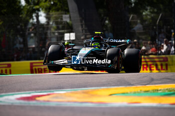 2024-05-18 - 44 HAMILTON Lewis (gbr), Mercedes AMG F1 Team W15, action during the Formula 1 MSC Cruises Gran Premio del Made in Italy e Dell’Emilia-Romagne 2024, 7th round of the 2024 Formula One World Championship from May 17 to 19, 2024 on the Autodromo Enzo e Dino Ferrari, in Imola, Italy - F1 - EMILIA-ROMAGNA GRAND PRIX 2024 - FORMULA 1 - MOTORS