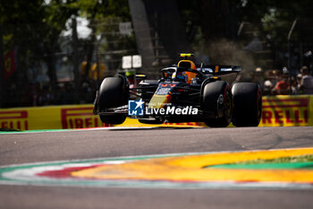 2024-05-18 - 11 PEREZ Sergio (mex), Red Bull Racing RB20, action during the Formula 1 MSC Cruises Gran Premio del Made in Italy e Dell’Emilia-Romagne 2024, 7th round of the 2024 Formula One World Championship from May 17 to 19, 2024 on the Autodromo Enzo e Dino Ferrari, in Imola, Italy - F1 - EMILIA-ROMAGNA GRAND PRIX 2024 - FORMULA 1 - MOTORS