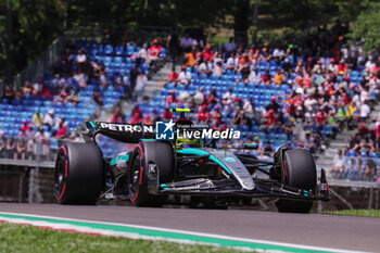 2024-05-18 - 44 HAMILTON Lewis (gbr), Mercedes AMG F1 Team W15, action during the Formula 1 MSC Cruises Gran Premio del Made in Italy e Dell’Emilia-Romagne 2024, 7th round of the 2024 Formula One World Championship from May 17 to 19, 2024 on the Autodromo Enzo e Dino Ferrari, in Imola, Italy - F1 - EMILIA-ROMAGNA GRAND PRIX 2024 - FORMULA 1 - MOTORS