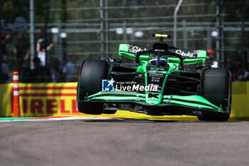 2024-05-18 - 24 ZHOU Guanyu (chi), Stake F1 Team Kick Sauber C44, action during the Formula 1 MSC Cruises Gran Premio del Made in Italy e Dell’Emilia-Romagne 2024, 7th round of the 2024 Formula One World Championship from May 17 to 19, 2024 on the Autodromo Enzo e Dino Ferrari, in Imola, Italy - F1 - EMILIA-ROMAGNA GRAND PRIX 2024 - FORMULA 1 - MOTORS