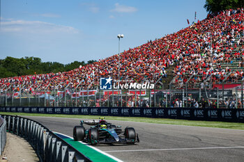 2024-05-18 - 44 HAMILTON Lewis (gbr), Mercedes AMG F1 Team W15, action during the Formula 1 MSC Cruises Gran Premio del Made in Italy e Dell’Emilia-Romagne 2024, 7th round of the 2024 Formula One World Championship from May 17 to 19, 2024 on the Autodromo Enzo e Dino Ferrari, in Imola, Italy - F1 - EMILIA-ROMAGNA GRAND PRIX 2024 - FORMULA 1 - MOTORS