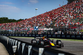 2024-05-18 - 01 VERSTAPPEN Max (nld), Red Bull Racing RB20, action during the Formula 1 MSC Cruises Gran Premio del Made in Italy e Dell’Emilia-Romagne 2024, 7th round of the 2024 Formula One World Championship from May 17 to 19, 2024 on the Autodromo Enzo e Dino Ferrari, in Imola, Italy - F1 - EMILIA-ROMAGNA GRAND PRIX 2024 - FORMULA 1 - MOTORS