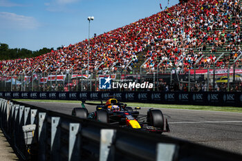 2024-05-18 - 01 VERSTAPPEN Max (nld), Red Bull Racing RB20, action during the Formula 1 MSC Cruises Gran Premio del Made in Italy e Dell’Emilia-Romagne 2024, 7th round of the 2024 Formula One World Championship from May 17 to 19, 2024 on the Autodromo Enzo e Dino Ferrari, in Imola, Italy - F1 - EMILIA-ROMAGNA GRAND PRIX 2024 - FORMULA 1 - MOTORS