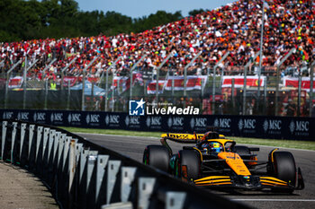 2024-05-18 - 81 PIASTRI Oscar (aus), McLaren F1 Team MCL38, action during the Formula 1 MSC Cruises Gran Premio del Made in Italy e Dell’Emilia-Romagne 2024, 7th round of the 2024 Formula One World Championship from May 17 to 19, 2024 on the Autodromo Enzo e Dino Ferrari, in Imola, Italy - F1 - EMILIA-ROMAGNA GRAND PRIX 2024 - FORMULA 1 - MOTORS