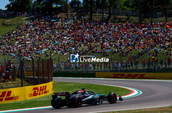 2024-05-18 - 63 RUSSELL George (gbr), Mercedes AMG F1 Team W15, action during the Formula 1 MSC Cruises Gran Premio del Made in Italy e Dell’Emilia-Romagne 2024, 7th round of the 2024 Formula One World Championship from May 17 to 19, 2024 on the Autodromo Enzo e Dino Ferrari, in Imola, Italy - F1 - EMILIA-ROMAGNA GRAND PRIX 2024 - FORMULA 1 - MOTORS