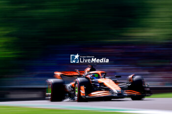 2024-05-18 - 81 PIASTRI Oscar (aus), McLaren F1 Team MCL38, action during the Formula 1 MSC Cruises Gran Premio del Made in Italy e Dell’Emilia-Romagne 2024, 7th round of the 2024 Formula One World Championship from May 17 to 19, 2024 on the Autodromo Enzo e Dino Ferrari, in Imola, Italy - F1 - EMILIA-ROMAGNA GRAND PRIX 2024 - FORMULA 1 - MOTORS