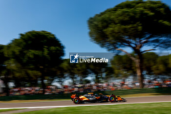 2024-05-18 - 81 PIASTRI Oscar (aus), McLaren F1 Team MCL38, action during the Formula 1 MSC Cruises Gran Premio del Made in Italy e Dell’Emilia-Romagne 2024, 7th round of the 2024 Formula One World Championship from May 17 to 19, 2024 on the Autodromo Enzo e Dino Ferrari, in Imola, Italy - F1 - EMILIA-ROMAGNA GRAND PRIX 2024 - FORMULA 1 - MOTORS