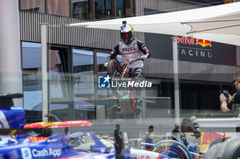 2024-05-23 - Motocross stunt show i Oracle Red Bull Racing Hospitality in Monaco Harbor - FORMULA 1 GRAND PRIX DE MONACO - PADDOCK - FORMULA 1 - MOTORS