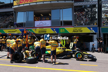 2024-05-25 - 81 PIASTRI Oscar (aus), McLaren F1 Team MCL38, action during the Formula 1 Grand Prix de Monaco 2024, 8th round of the 2024 Formula One World Championship from May 23 to 26, 2024 on the Circuit de Monaco, in Monaco - F1 - MONACO GRAND PRIX 2024 - FORMULA 1 - MOTORS