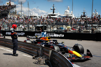 2024-05-25 - 01 VERSTAPPEN Max (nld), Red Bull Racing RB20, action during the Formula 1 Grand Prix de Monaco 2024, 8th round of the 2024 Formula One World Championship from May 23 to 26, 2024 on the Circuit de Monaco, in Monaco - F1 - MONACO GRAND PRIX 2024 - FORMULA 1 - MOTORS