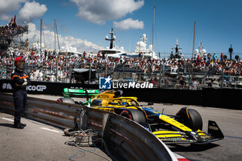 2024-05-25 - 81 PIASTRI Oscar (aus), McLaren F1 Team MCL38, action during the Formula 1 Grand Prix de Monaco 2024, 8th round of the 2024 Formula One World Championship from May 23 to 26, 2024 on the Circuit de Monaco, in Monaco - F1 - MONACO GRAND PRIX 2024 - FORMULA 1 - MOTORS