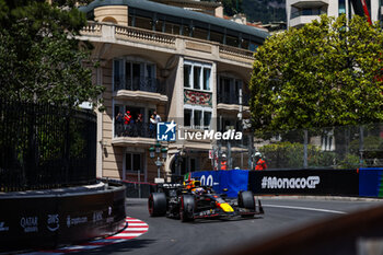 2024-05-25 - 01 VERSTAPPEN Max (nld), Red Bull Racing RB20, action during the Formula 1 Grand Prix de Monaco 2024, 8th round of the 2024 Formula One World Championship from May 23 to 26, 2024 on the Circuit de Monaco, in Monaco - F1 - MONACO GRAND PRIX 2024 - FORMULA 1 - MOTORS