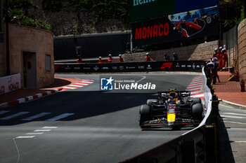 2024-05-25 - 11 PEREZ Sergio (mex), Red Bull Racing RB20, action during the Formula 1 Grand Prix de Monaco 2024, 8th round of the 2024 Formula One World Championship from May 23 to 26, 2024 on the Circuit de Monaco, in Monaco - F1 - MONACO GRAND PRIX 2024 - FORMULA 1 - MOTORS