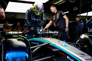 2024-05-25 - HAMILTON Lewis (gbr), Mercedes AMG F1 Team W15, portrait, box during the Formula 1 Grand Prix de Monaco 2024, 8th round of the 2024 Formula One World Championship from May 23 to 26, 2024 on the Circuit de Monaco, in Monaco - F1 - MONACO GRAND PRIX 2024 - FORMULA 1 - MOTORS