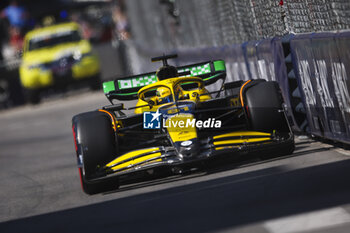 2024-05-25 - 81 PIASTRI Oscar (aus), McLaren F1 Team MCL38, action during the Formula 1 Grand Prix de Monaco 2024, 8th round of the 2024 Formula One World Championship from May 23 to 26, 2024 on the Circuit de Monaco, in Monaco - F1 - MONACO GRAND PRIX 2024 - FORMULA 1 - MOTORS