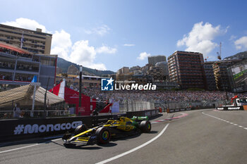 2024-05-25 - 81 PIASTRI Oscar (aus), McLaren F1 Team MCL38, action during the Formula 1 Grand Prix de Monaco 2024, 8th round of the 2024 Formula One World Championship from May 23 to 26, 2024 on the Circuit de Monaco, in Monaco - F1 - MONACO GRAND PRIX 2024 - FORMULA 1 - MOTORS