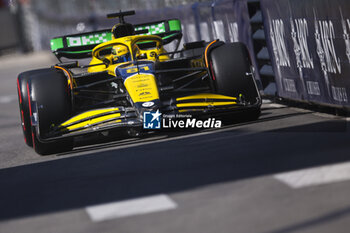 2024-05-25 - 81 PIASTRI Oscar (aus), McLaren F1 Team MCL38, action during the Formula 1 Grand Prix de Monaco 2024, 8th round of the 2024 Formula One World Championship from May 23 to 26, 2024 on the Circuit de Monaco, in Monaco - F1 - MONACO GRAND PRIX 2024 - FORMULA 1 - MOTORS