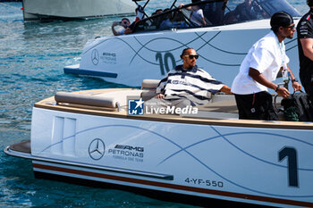 2024-05-26 - HAMILTON Lewis (gbr), Mercedes AMG F1 Team W15, arriving by boat during the Formula 1 Grand Prix de Monaco 2024, 8th round of the 2024 Formula One World Championship from May 23 to 26, 2024 on the Circuit de Monaco, in Monaco - F1 - MONACO GRAND PRIX 2024 - FORMULA 1 - MOTORS