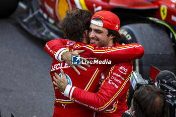 2024-05-26 - LECLERC Charles (mco), Scuderia Ferrari SF-24, celebrate his win and SAINZ Carlos (spa), Scuderia Ferrari SF-24, portrait during the Formula 1 Grand Prix de Monaco 2024, 8th round of the 2024 Formula One World Championship from May 23 to 26, 2024 on the Circuit de Monaco, in Monaco - F1 - MONACO GRAND PRIX 2024 - FORMULA 1 - MOTORS