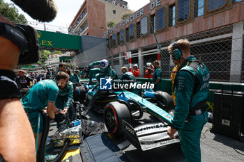 2024-05-26 - ALONSO Fernando (spa), Aston Martin F1 Team AMR24, portrait, starting grid during the Formula 1 Grand Prix de Monaco 2024, 8th round of the 2024 Formula One World Championship from May 23 to 26, 2024 on the Circuit de Monaco, in Monaco - F1 - MONACO GRAND PRIX 2024 - FORMULA 1 - MOTORS