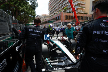 2024-05-26 - HAMILTON Lewis (gbr), Mercedes AMG F1 Team W15, starting grid during the Formula 1 Grand Prix de Monaco 2024, 8th round of the 2024 Formula One World Championship from May 23 to 26, 2024 on the Circuit de Monaco, in Monaco - F1 - MONACO GRAND PRIX 2024 - FORMULA 1 - MOTORS