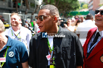 2024-05-26 - Kylian MBAPPE (fra), French football player, starting grid during the Formula 1 Grand Prix de Monaco 2024, 8th round of the 2024 Formula One World Championship from May 23 to 26, 2024 on the Circuit de Monaco, in Monaco - F1 - MONACO GRAND PRIX 2024 - FORMULA 1 - MOTORS