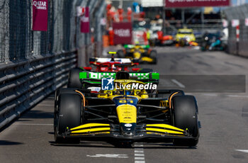 2024-05-26 - 81 PIASTRI Oscar (aus), McLaren F1 Team MCL38, action during the Formula 1 Grand Prix de Monaco 2024, 8th round of the 2024 Formula One World Championship from May 23 to 26, 2024 on the Circuit de Monaco, in Monaco - F1 - MONACO GRAND PRIX 2024 - FORMULA 1 - MOTORS